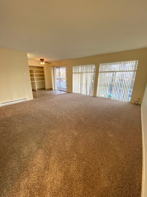 Building Photo - Beautiful 2 Bed 1 Bath Available Now