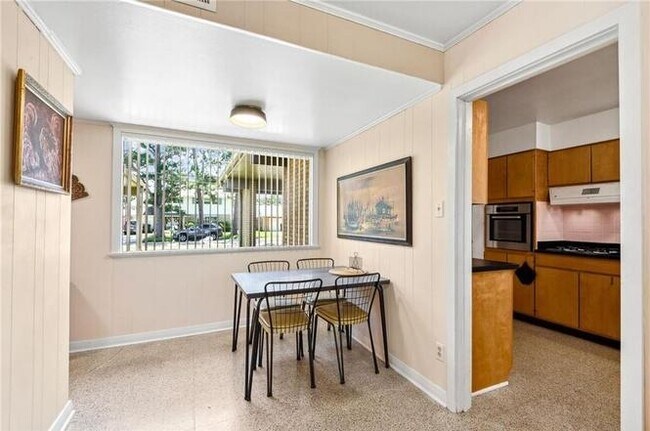 Foto del edificio - 2655 Hyman Pl