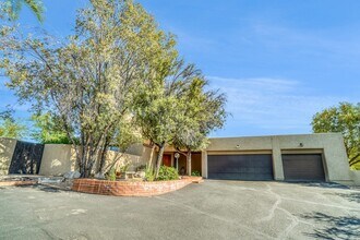 Building Photo - 3322 N Riverbend Cir W