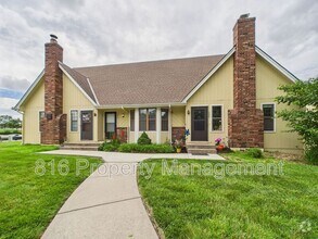 Building Photo - 164-168 SW Robin Rd