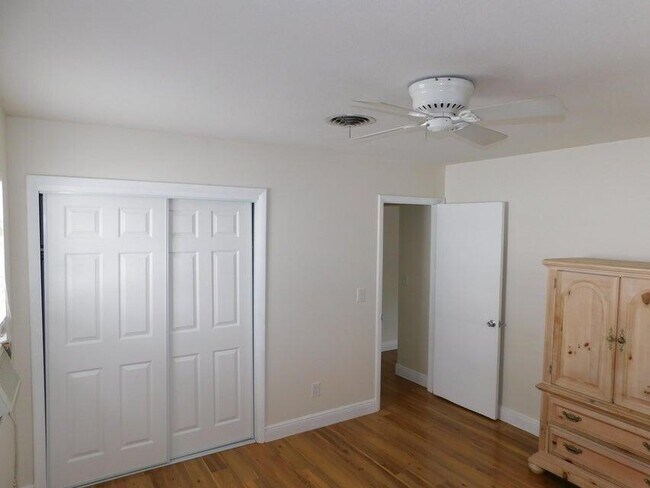 Foto del edificio - 741 Hummingbird Way