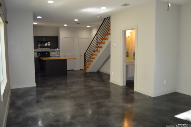 Foto del edificio - 714 N Cherry St