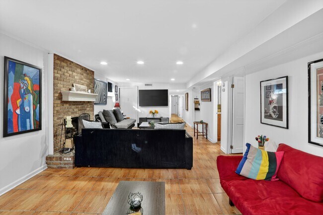 Foto del edificio - 843 Artwood Rd NE