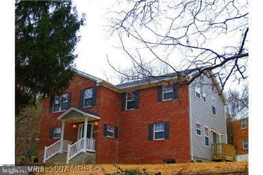 Foto del edificio - 7611 Temple Hill Rd