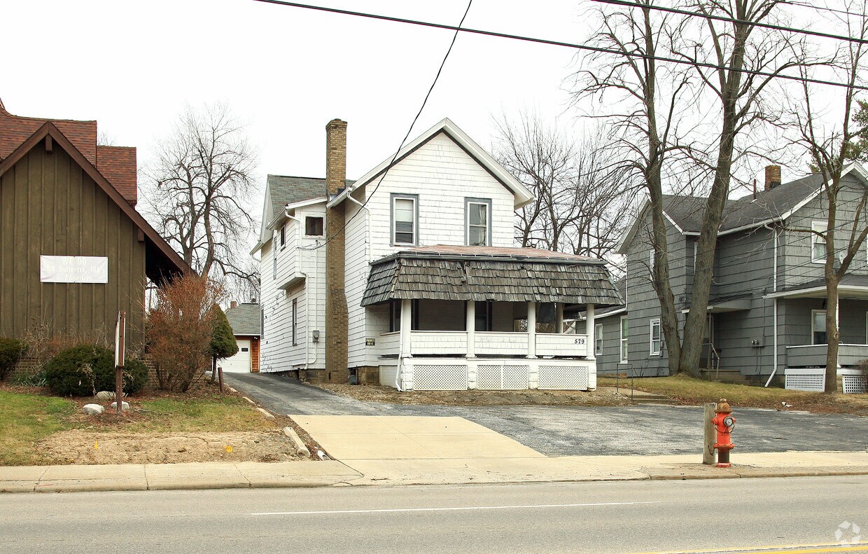 579 Broadway Ave, Bedford, OH 44146 Apartments in Bedford, OH