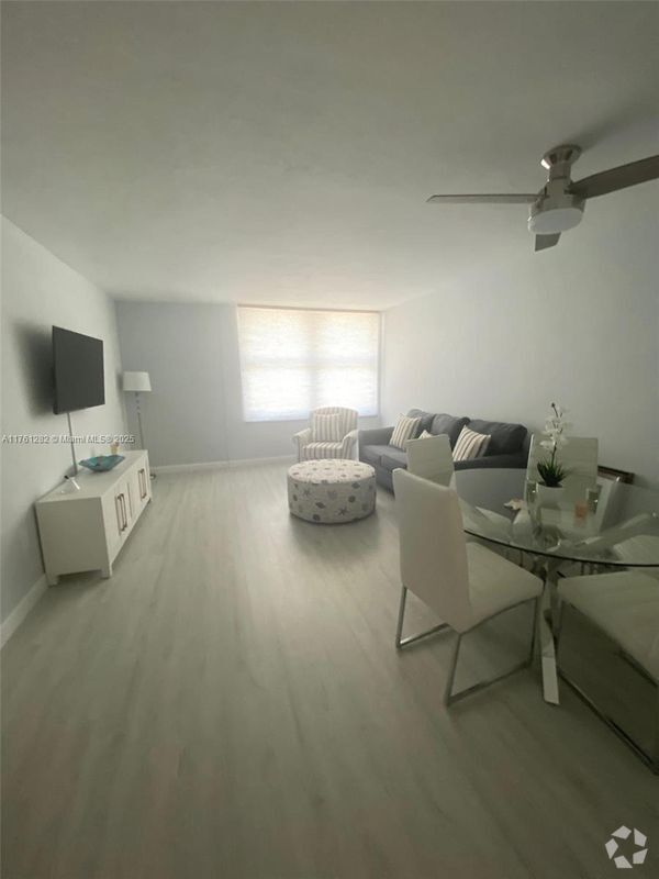 Building Photo - 2899 Collins Ave