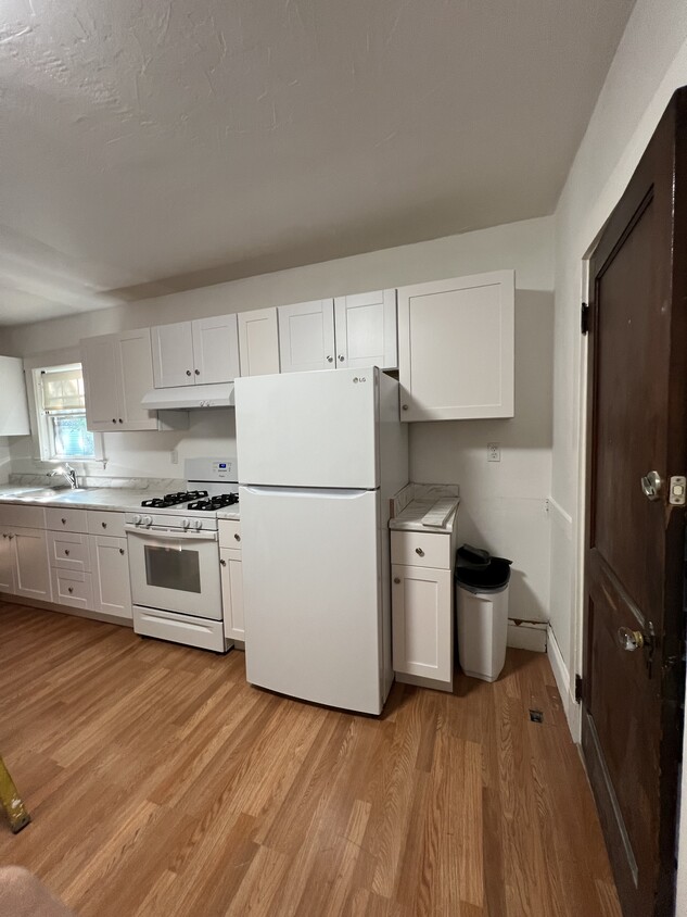 Kitchen - 29 Columbus Ave