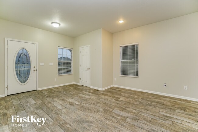 Foto del edificio - 6309 Greenhaven Ave