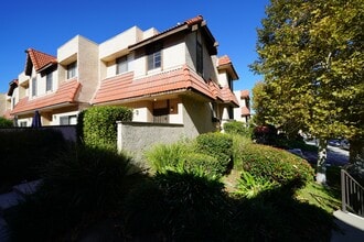 Building Photo - 27663 Ironstone Dr