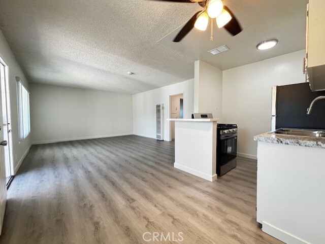 Foto del edificio - 1835 W Crestwood Ln