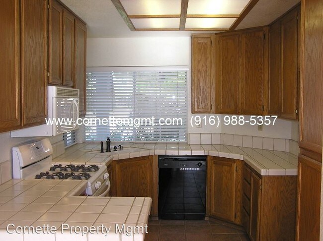 Building Photo - 8183 Quail Ridge Ct