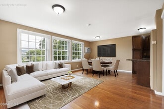 Building Photo - 2905 Foothill Dr