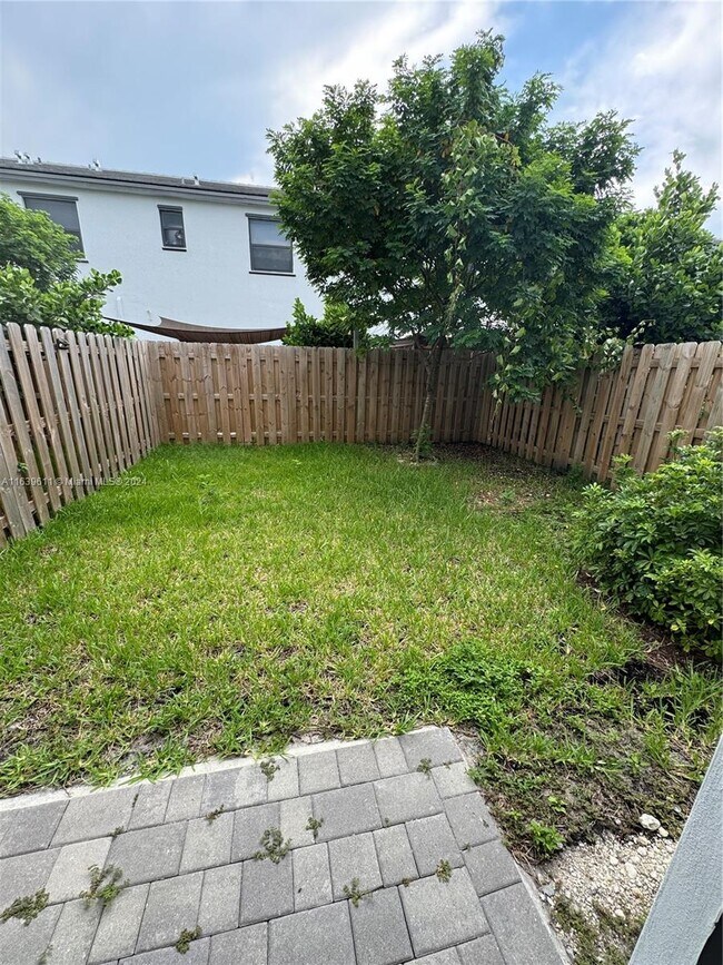 Building Photo - 25814 SW 144th Ct