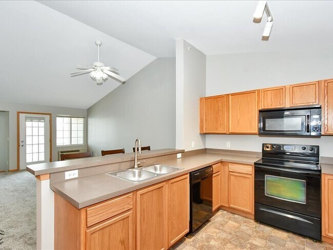 Building Photo - 136 Bertram Dr