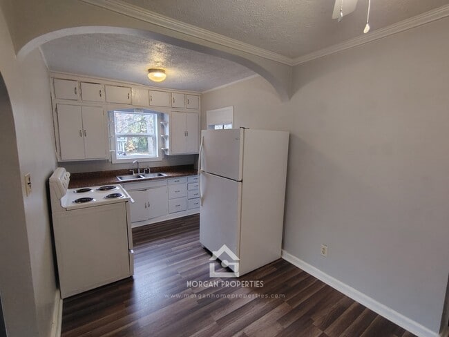 Building Photo - 2324 W 12th St