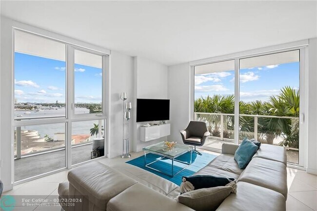 Foto del edificio - 401 N Birch Rd