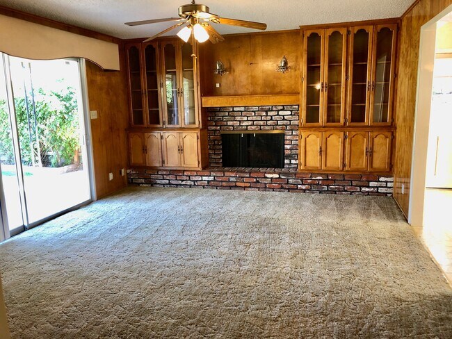 Foto del edificio - $1,950 First & Gettysburg, 3 bedroom home ...