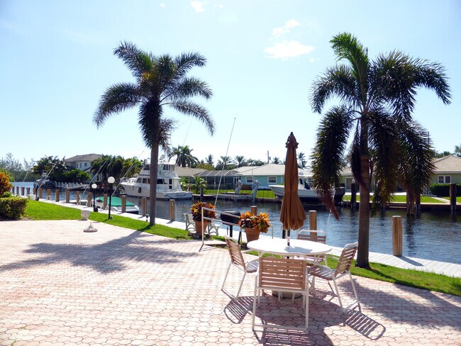 Foto del edificio - 698 NE Spanish River Blvd