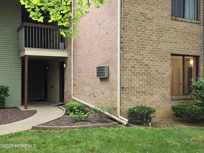 Building Photo - 218 Medford Ct