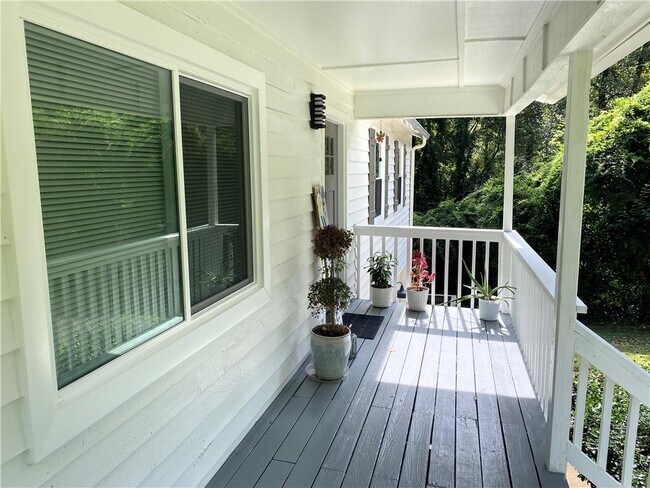 Foto del edificio - 1420 Creek Overlook Ct