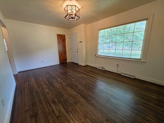 Foto del edificio - 318 Jasper Ln