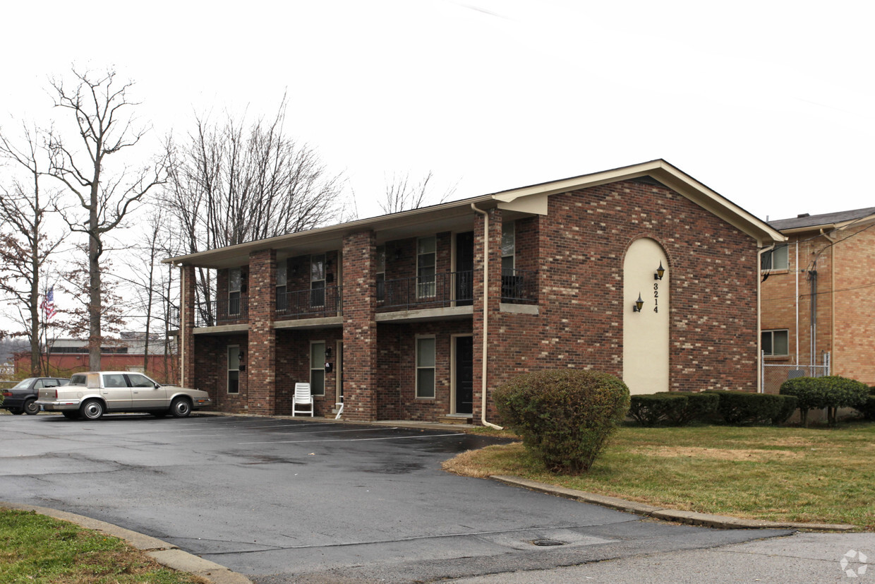 Front of building - 3214-3216 Chinquapin Ln