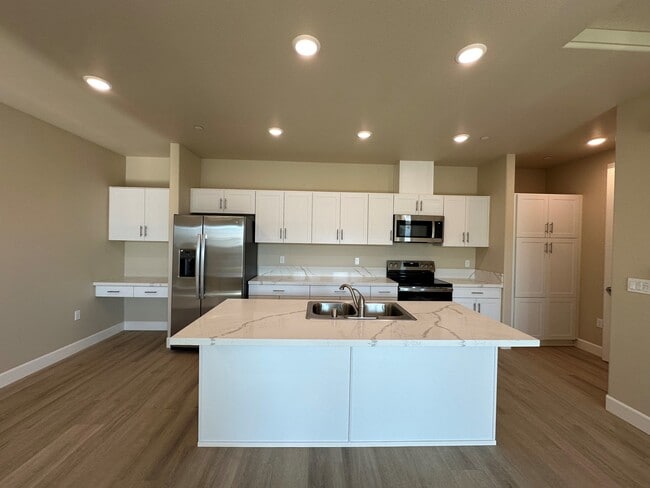 Building Photo - The Reserve at Ritchie Ranch