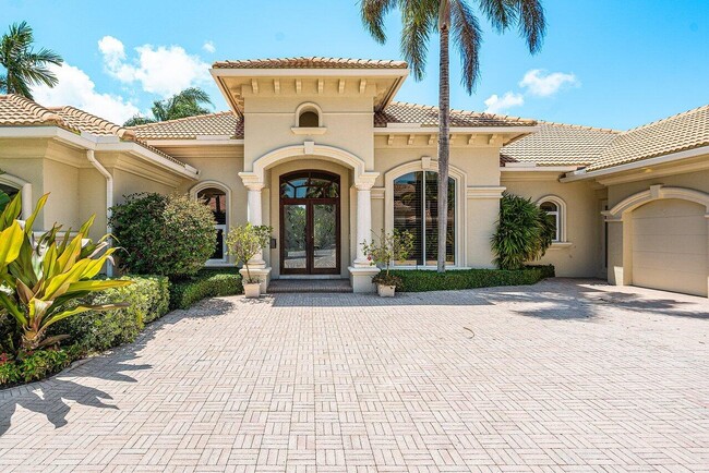 Building Photo - 1831 Sabal Palm Dr