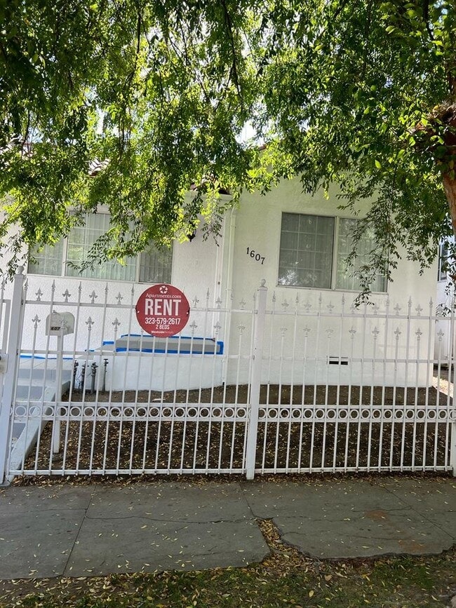 Photo - 1607 N Wilton Pl (Los Angeles, CA) House