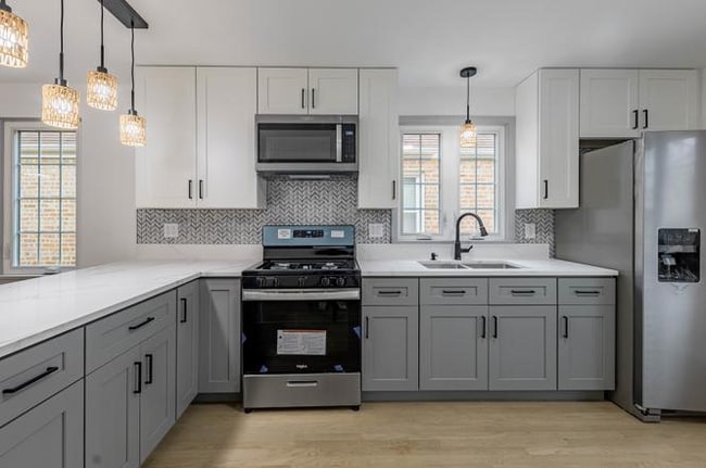 Foto del edificio - 3420 S Austin Blvd