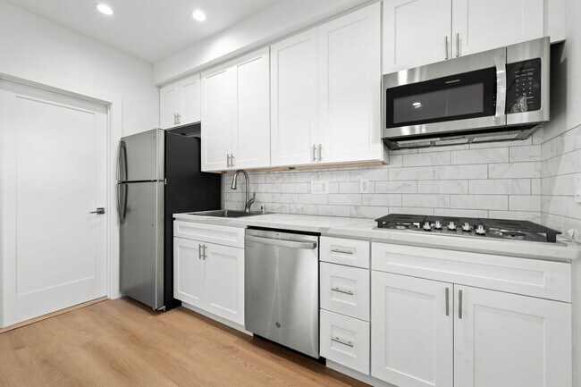 Foto del edificio - Charming Brand-New Detached ADU with Private Entrance & Yard!