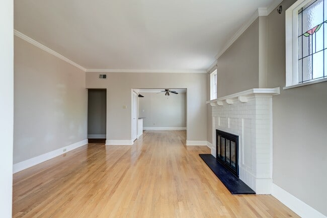Foto del edificio - 6026 Waterman Blvd
