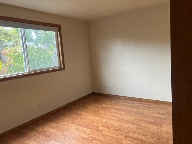 Foto del edificio - Mckinleyville 2 Bedroom Duplex