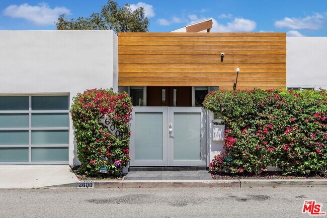 Foto del edificio - 2600 Carman Crest Dr
