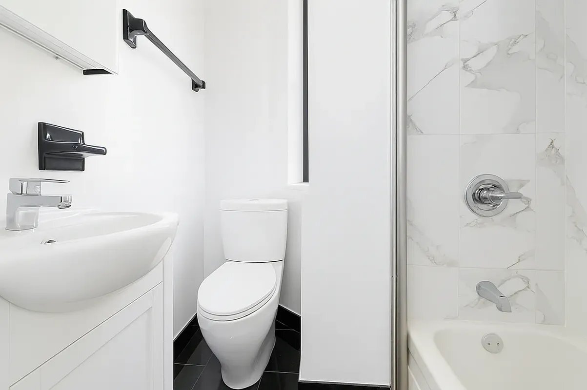 Building Photo - 126 Elizabeth St