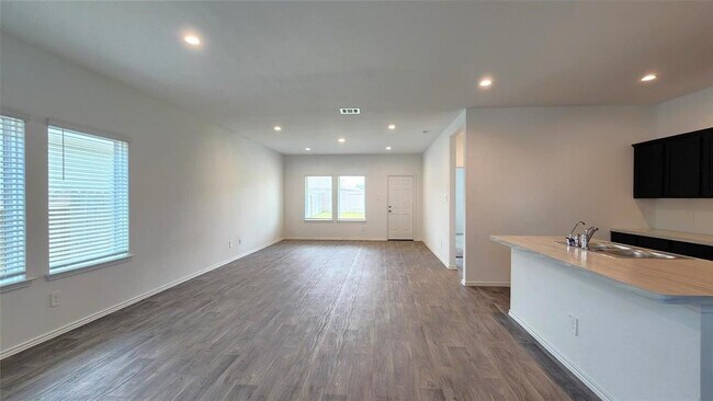 Foto del edificio - 14513 Lily Plns Dr