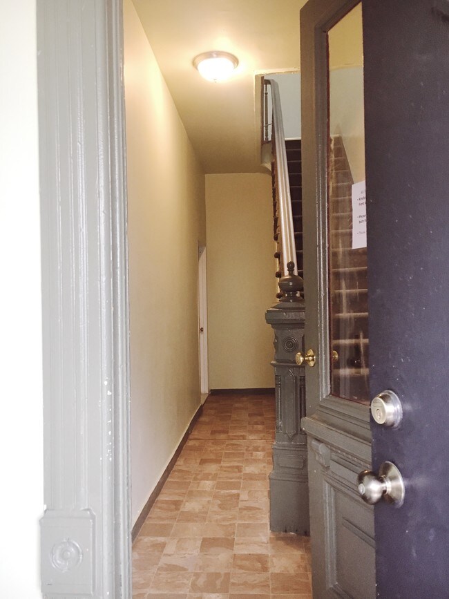 Building Photo - 253 Woodbine St