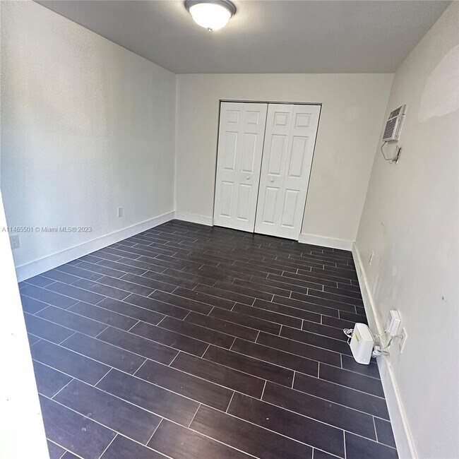 Foto del edificio - 4715 SW 90th Ave