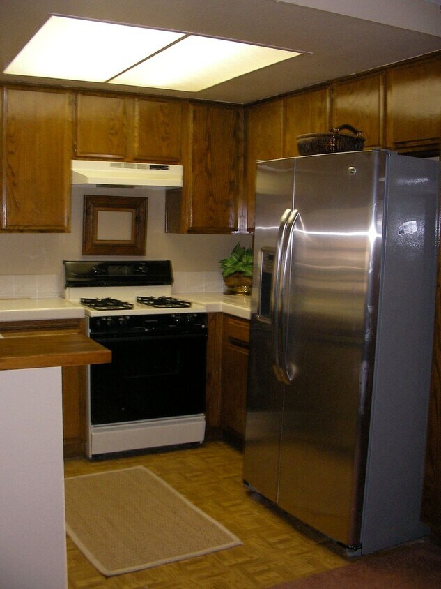 Foto principal - Ground floor condo available soon!!