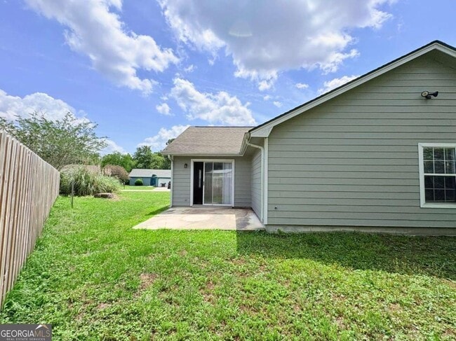 Building Photo - 120 Pleasant Breeze Way