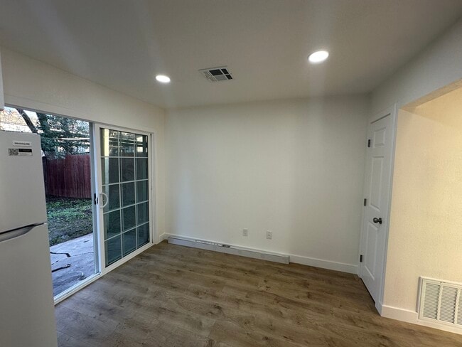 Building Photo - 6332 Santa Catarina Way