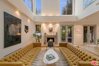 Building Photo - 131 Mast Mall