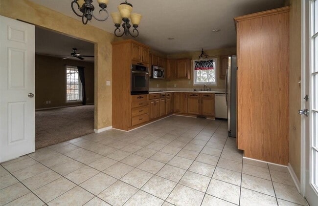 Building Photo - *~*Gorgeous Home, Located in Waynesville*~*