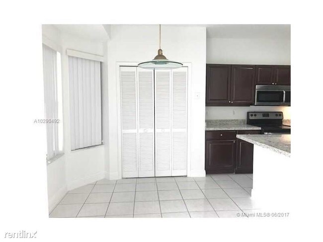 Building Photo - 3 br, 2.5 bath House - 360 SW 190th Ave