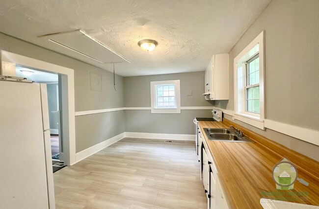 Building Photo - 157 Cobb St