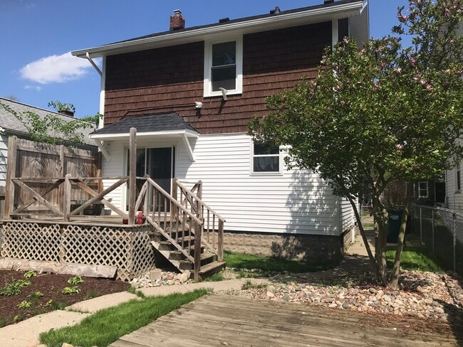 Floating patio and back porch - 1311 Illinois Ave