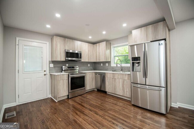Foto del edificio - 537 Trabert Ave NW