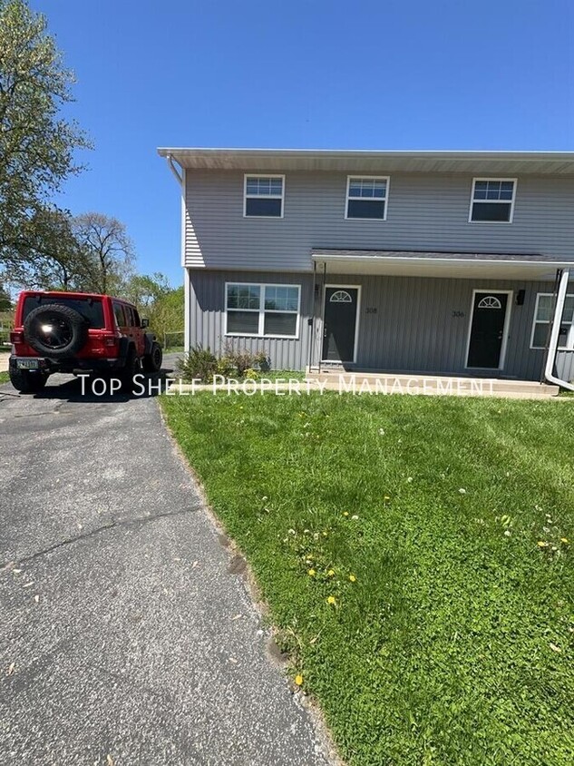 Primary Photo - 308 SW Westview Dr