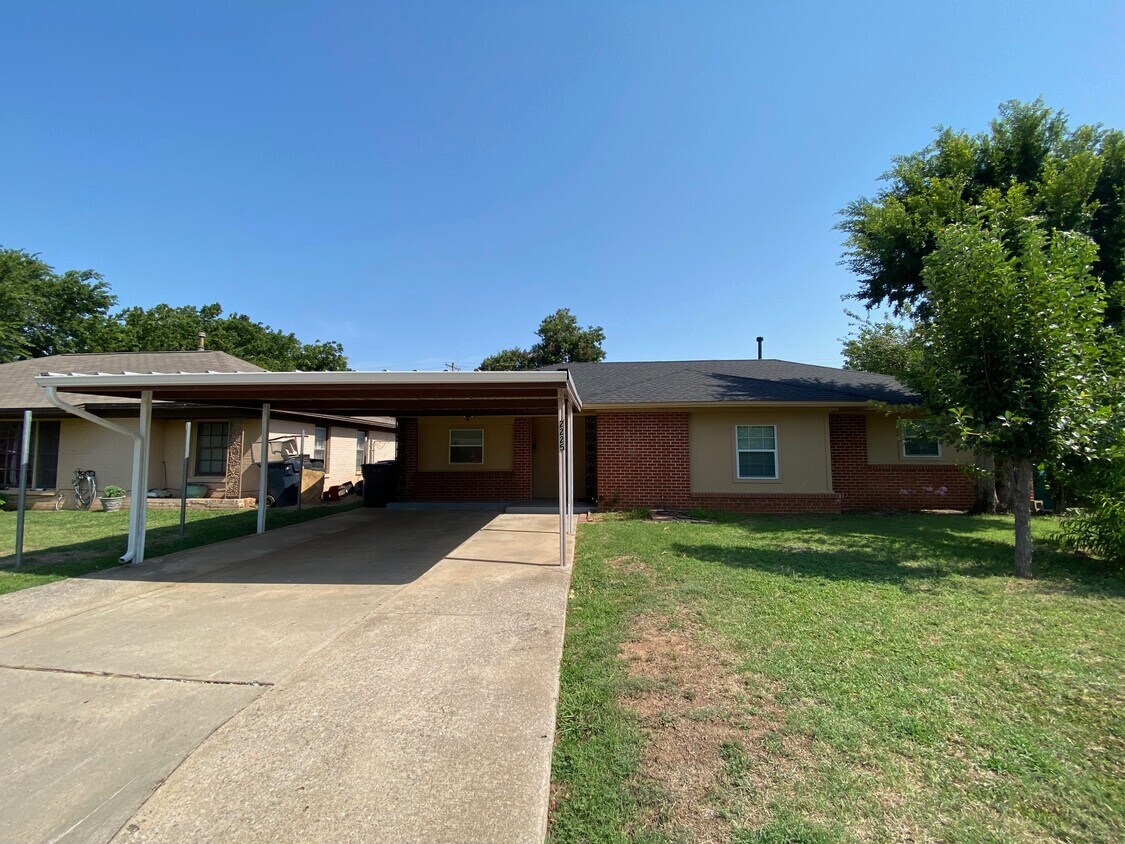 Foto principal - 2225 SW 60th St
