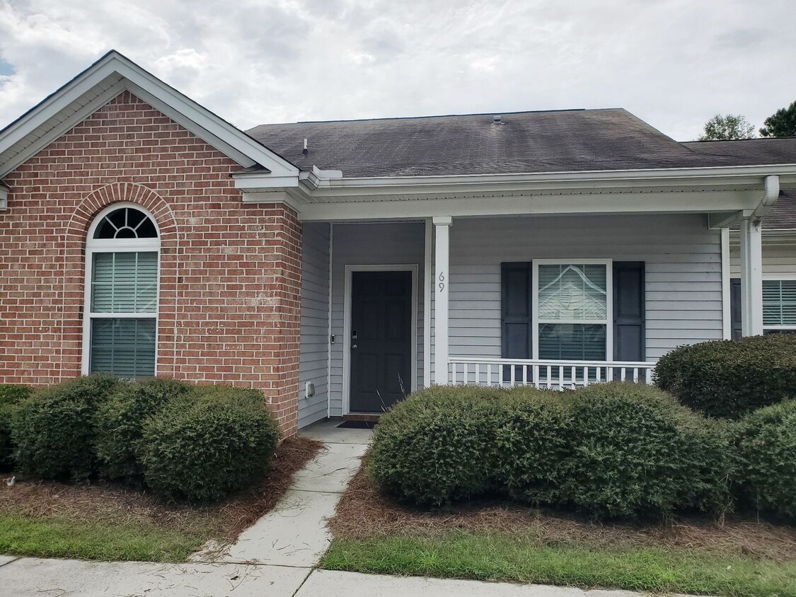 Primary Photo - *Available 3/3/25* 3 Bedroom, 2bath townho...